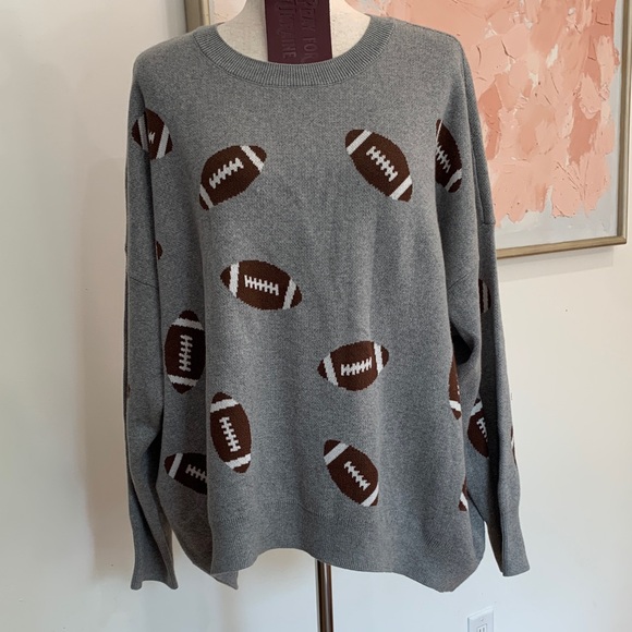 Vince Camuto Gray Football Pattern Sweater - Picture 1 of 9